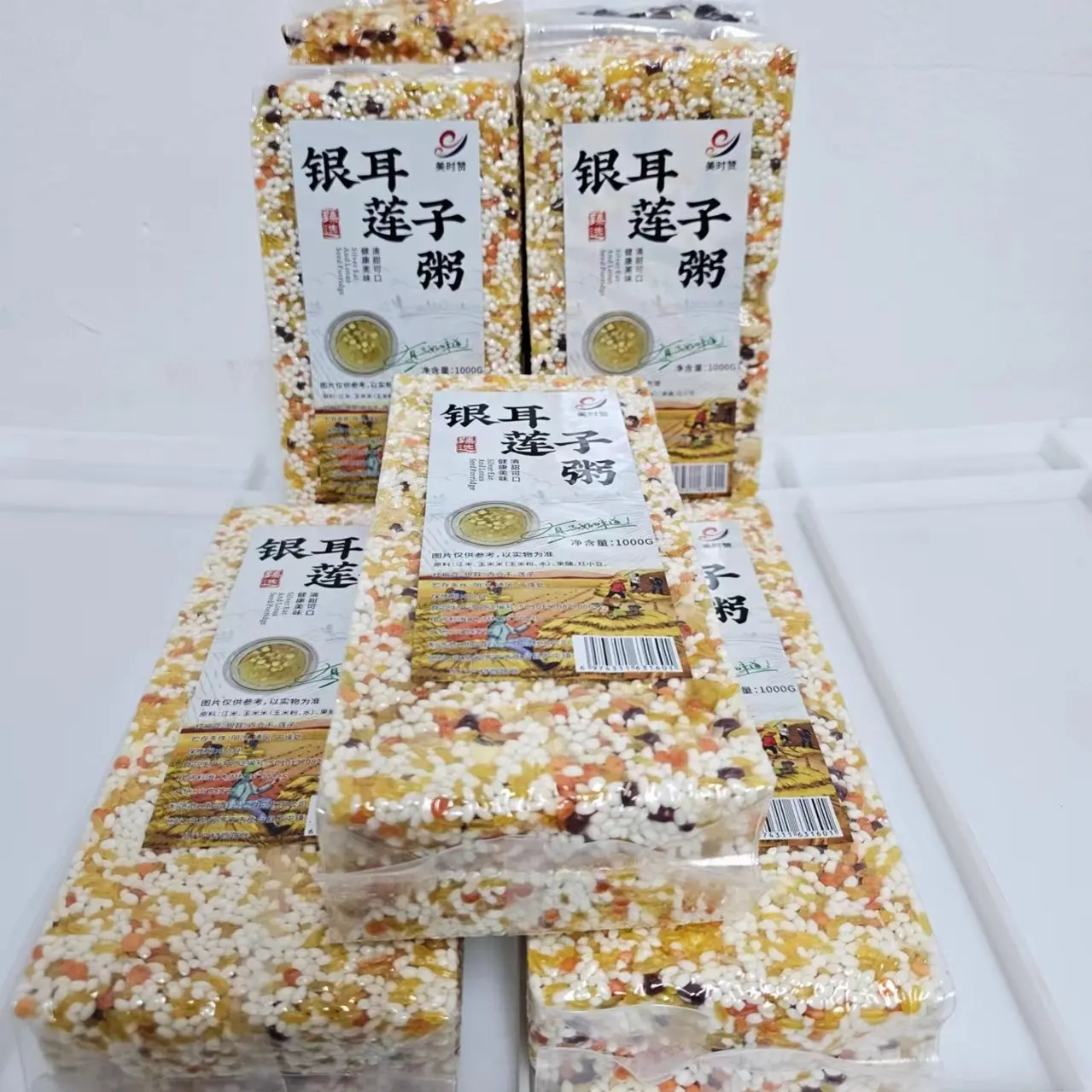 麦粗粮五谷杂粮代餐粥银耳莲子粥