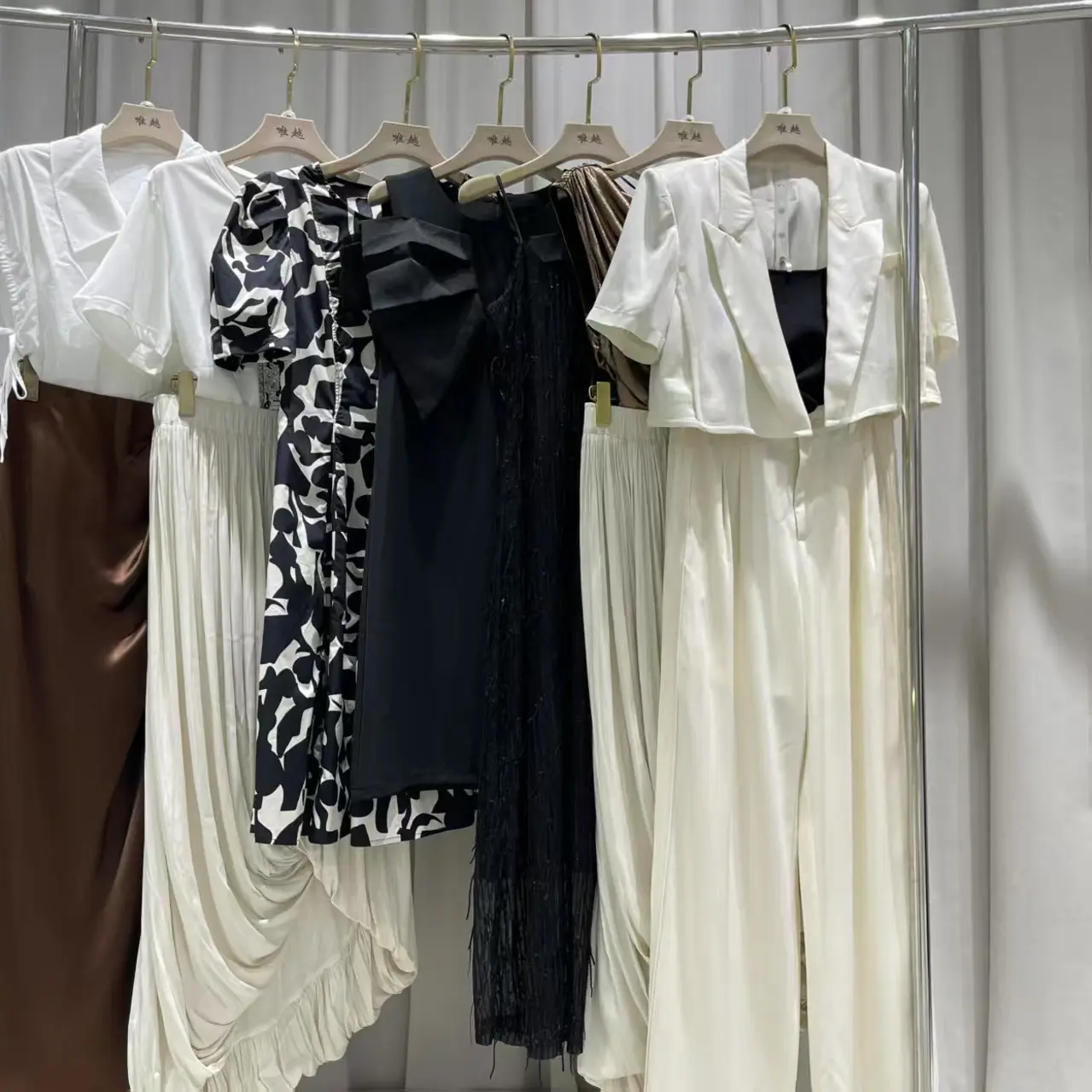 法式气质泡泡袖连衣裙刺绣设计感小众宽松显瘦雪纺长裙女夏