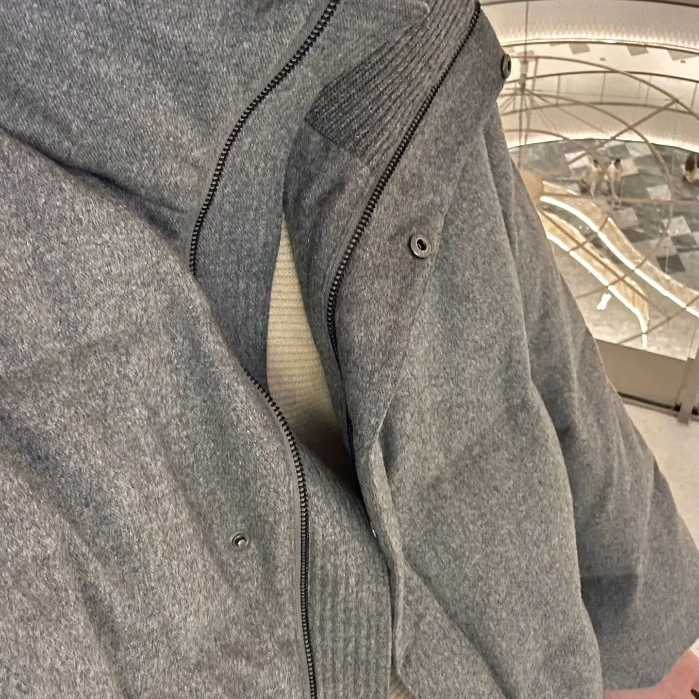 依柏杉新款灰色外套