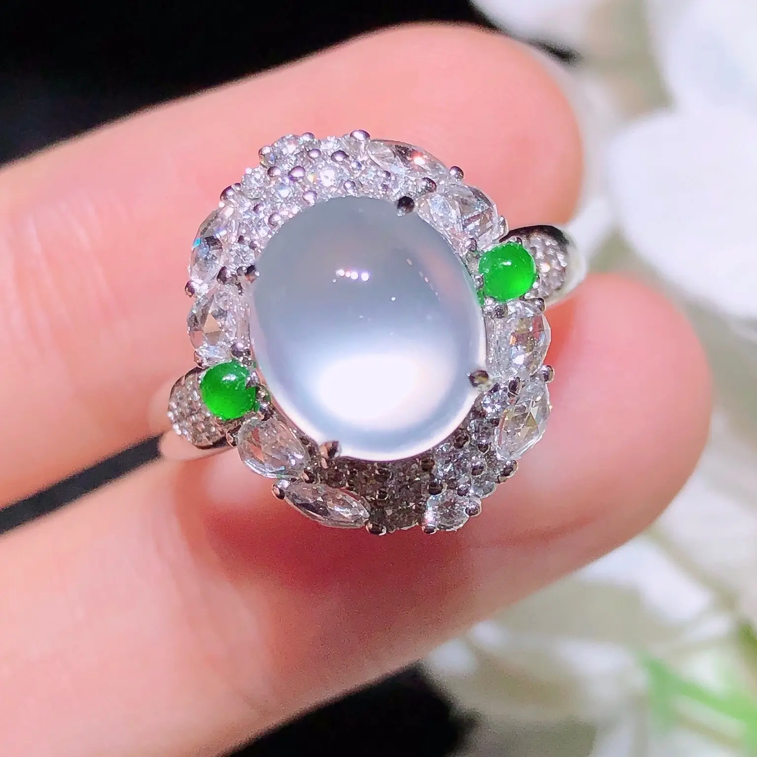 天然缅料A货翡翠高冰蛋面戒指18K金镶钻