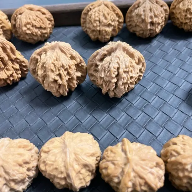 文玩虎头麻核桃手把件适合男女把玩