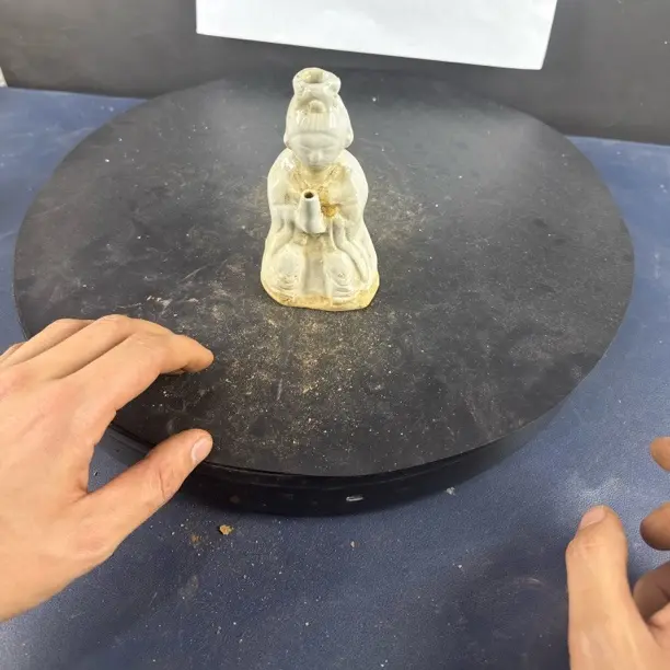 漂亮的小瓷罐素色