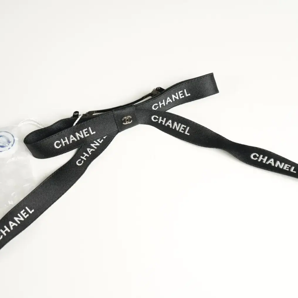 95新 Chanel/香奈儿 Chanel字母logo蝴蝶结户外防水可调节发夹