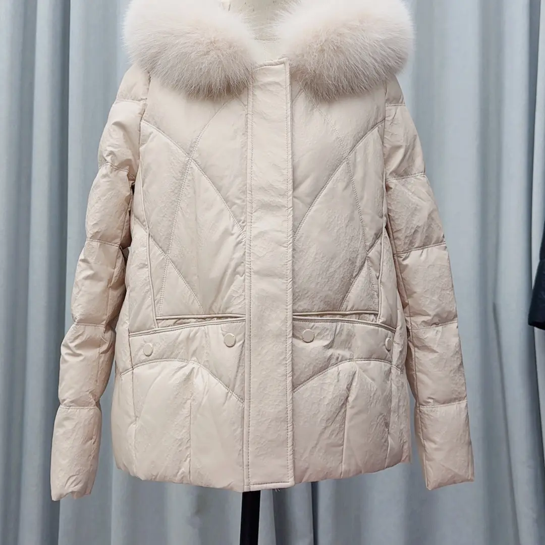 622断码捡漏 冬季时尚保暖狐狸毛领女士短款羽绒服