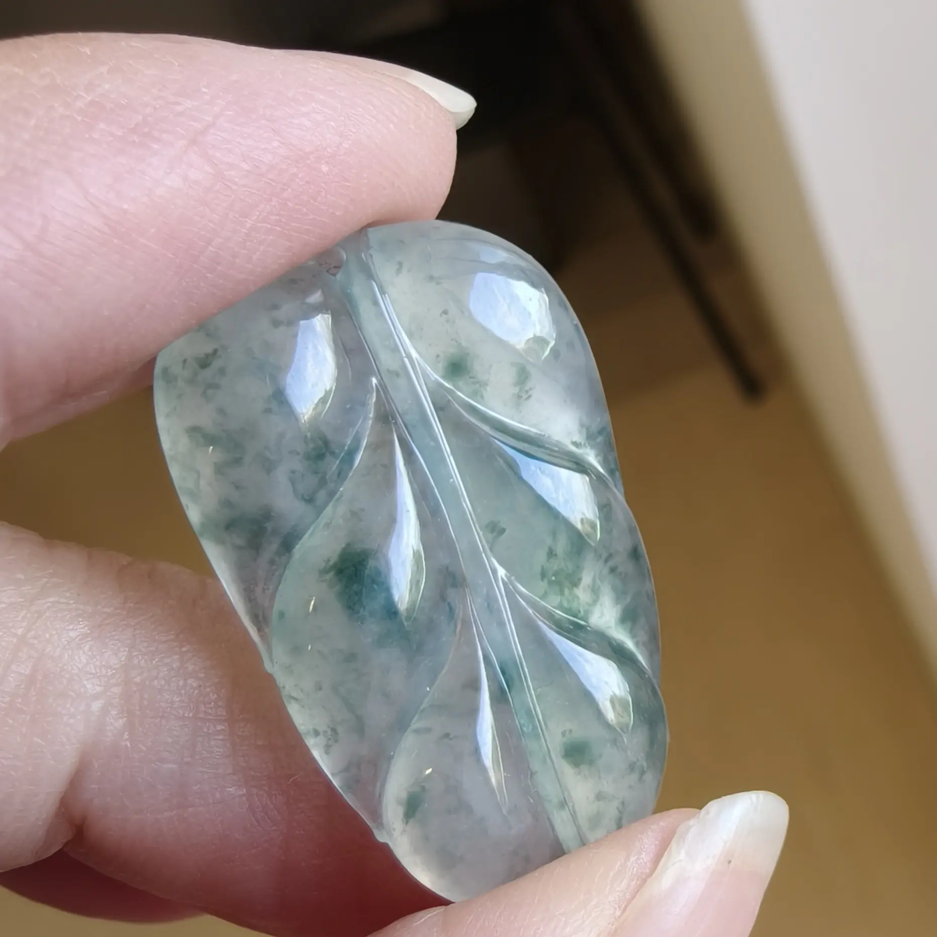 天然翡翠A货叶子32ⅹ19ⅹ4.5高冰飘花水头顶