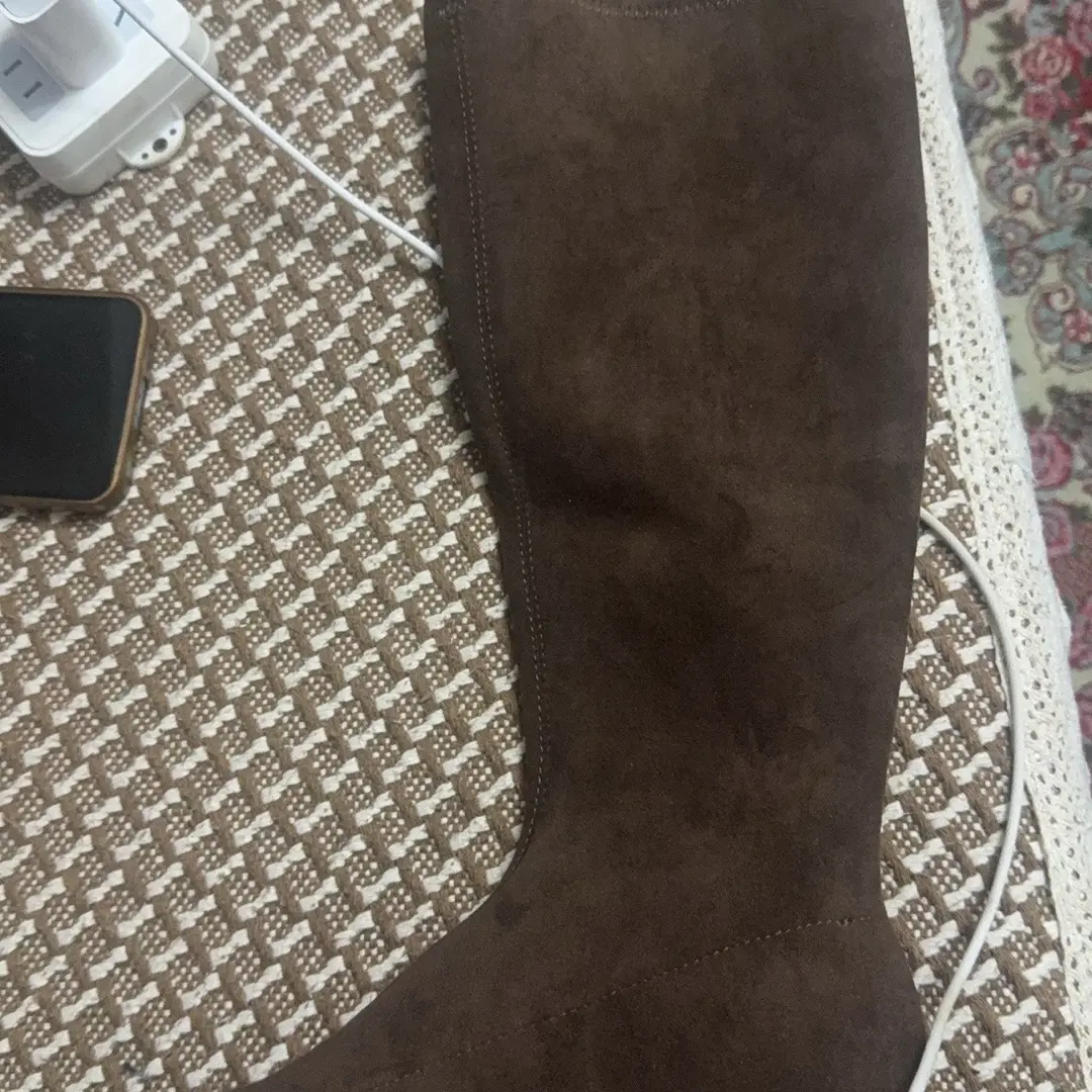 秋冬百搭复古简约尖头加绒弹力瘦瘦女长靴