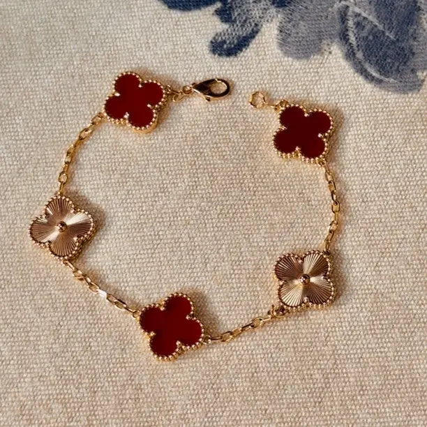 18k金玫瑰金镭射红玛瑙五花手链