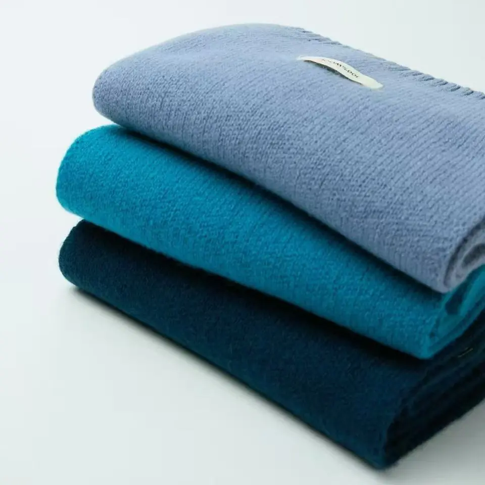 Ac马海毛彩虹条纹秋女款冬季氛围感围巾