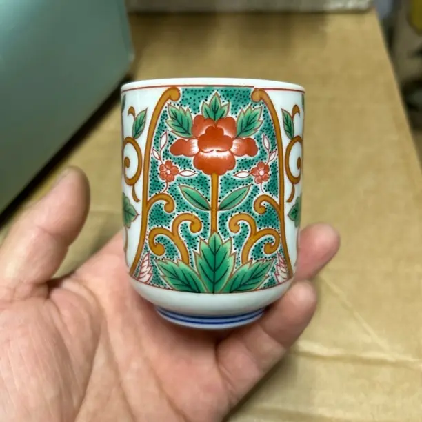 花纹瓷片喝茶小杯子