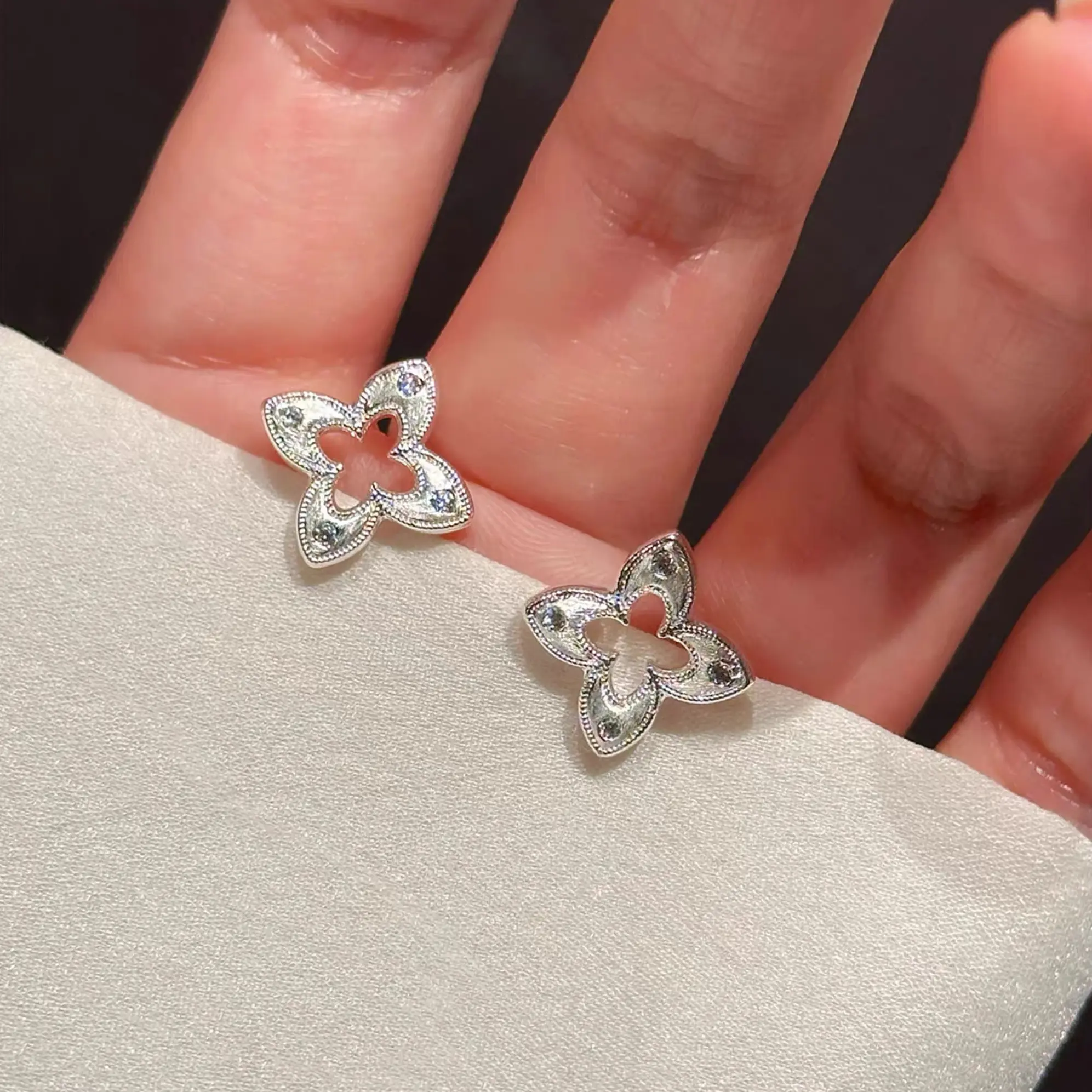 足银耳饰 【点钻款四叶草】轻奢气质精致设计感 足银