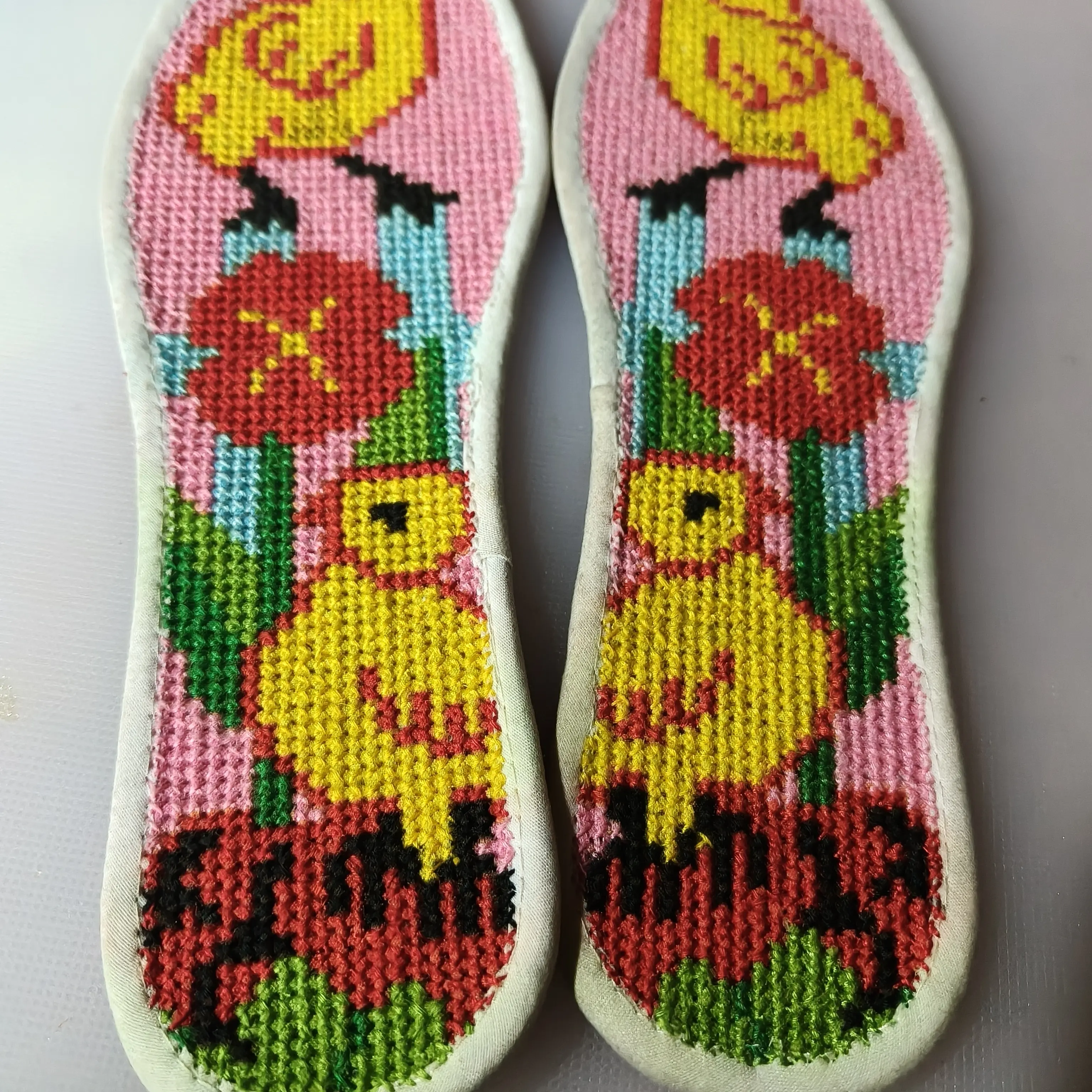 纯手工土家族新款加厚十字绣鞋垫半成品带针线透气防臭