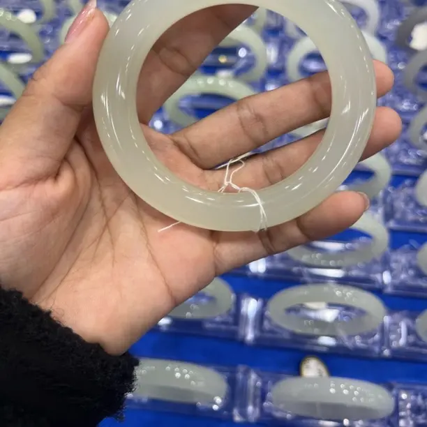 湖水绿晴水女款冰透气质时尚百搭少女细圆条贵妃镯子平安