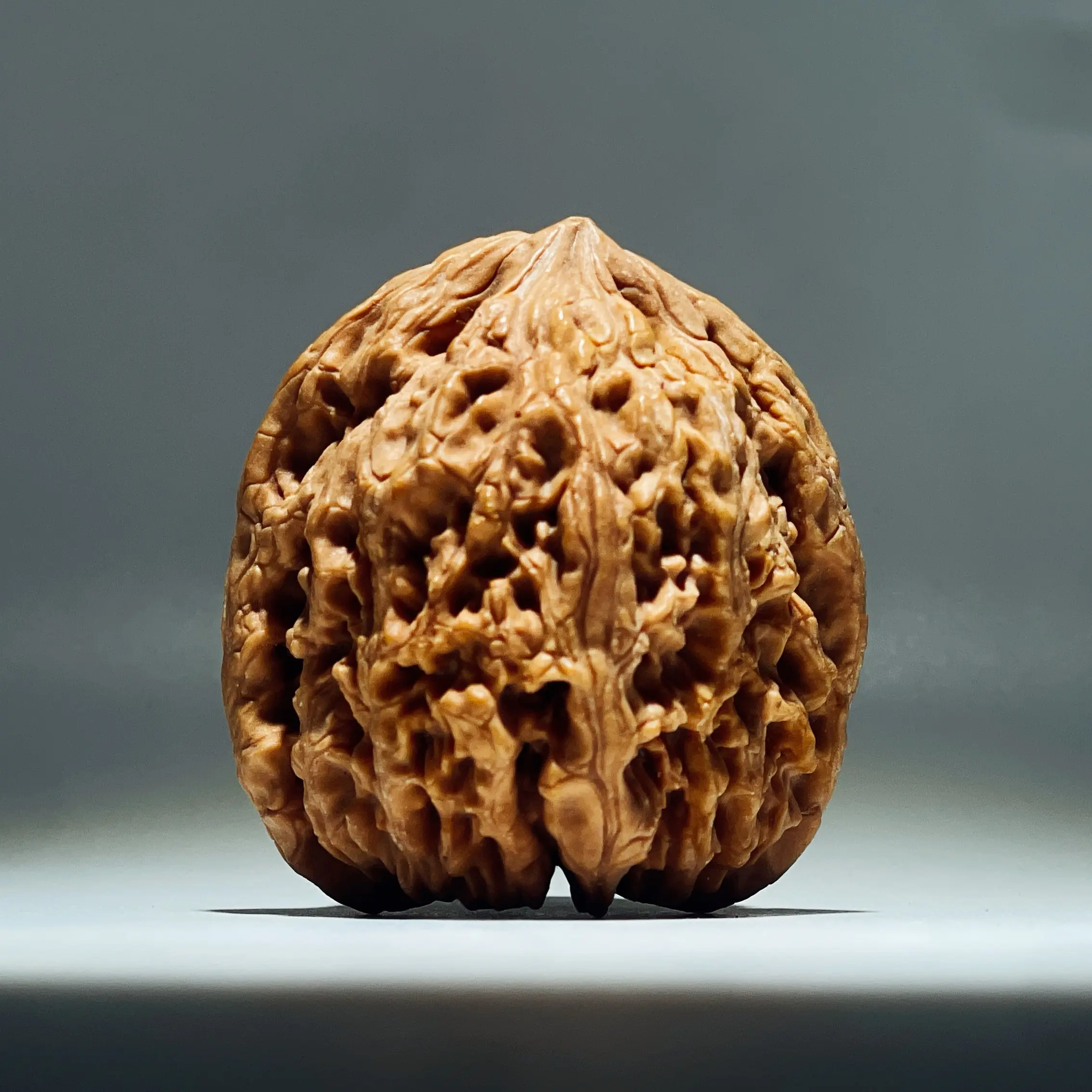 精品麒麟纹白狮子文玩核桃手把件