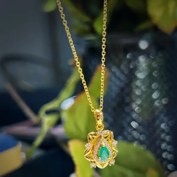 天然祖母绿925银项链吊坠花瓣造型经典款轻奢