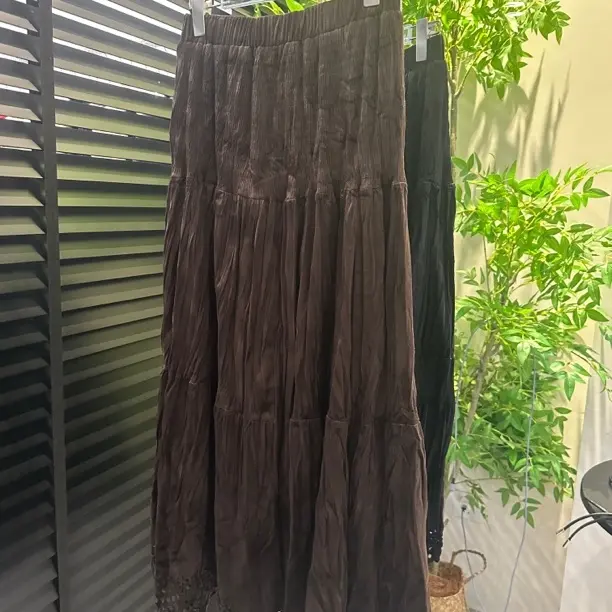 褶皱丝绒镂空半身裙