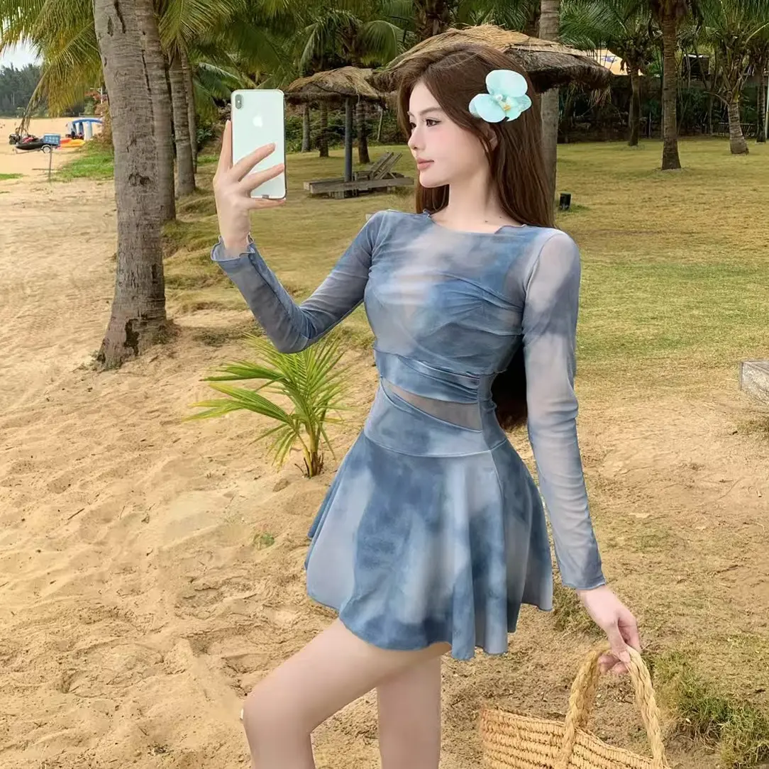 新款女式裙式连体泳衣高腰遮肉显瘦长袖防晒小胸聚拢度假风泳衣