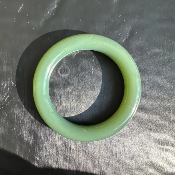 碧玉粉青瓷蓝胖圆条无结构正装圈口冰底荧光美人镯女款时尚