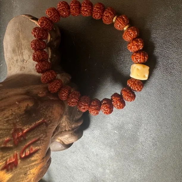 6瓣  9-10mm【已包浆】印尼小金刚老树王梅花盘龙玉化手链 盘玩手串