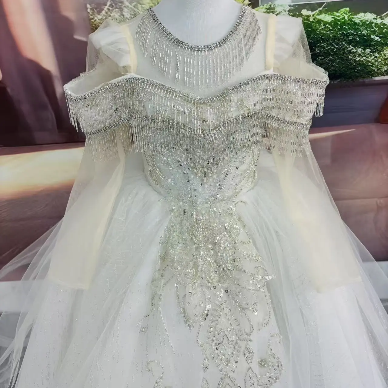 女童公主风高端白色生日礼服花童走秀主持宴会钢琴演奏蓬蓬裙