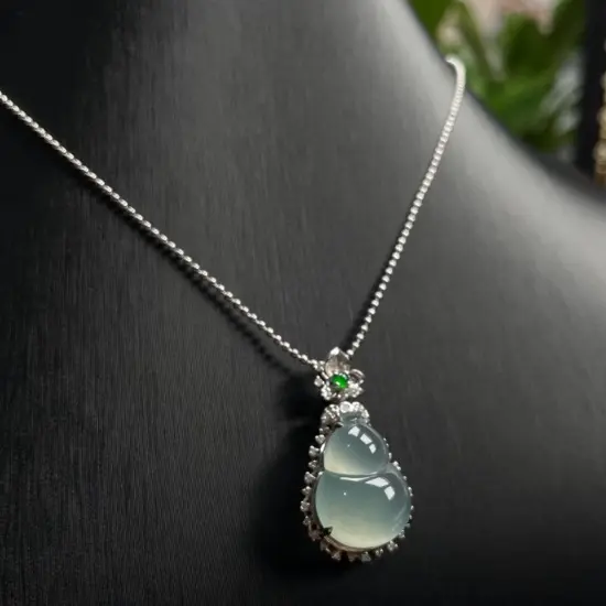 天然缅甸翡翠A货 18k金镶嵌高冰玻蓝钢底葫芦吊坠