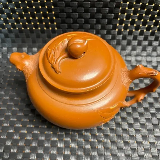 紫砂壶手制精美雕刻