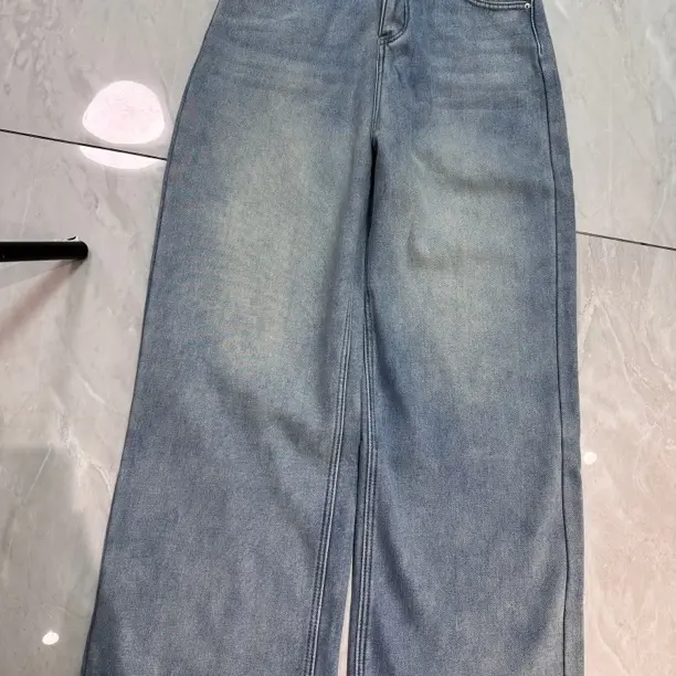 【妙女郎】kuku加绒显瘦浅蓝窄版直筒牛仔裤C7037