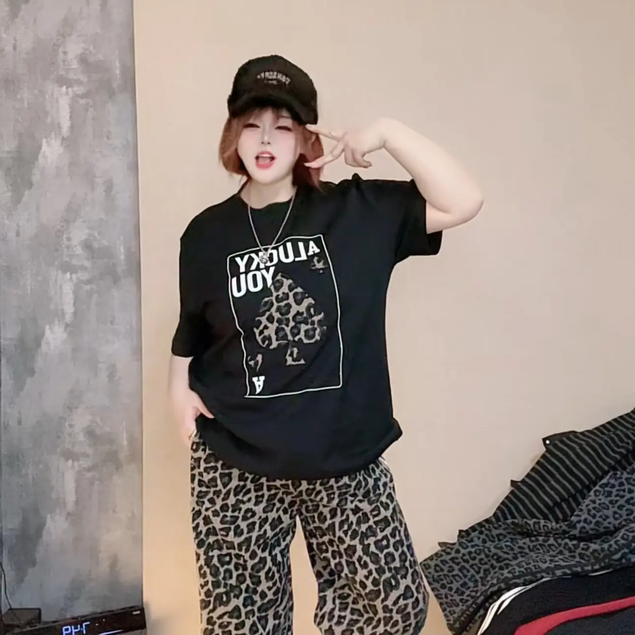 Dmm【黑桃♠️】复古时尚豹纹刺绣印花宽松大码短袖T恤8892