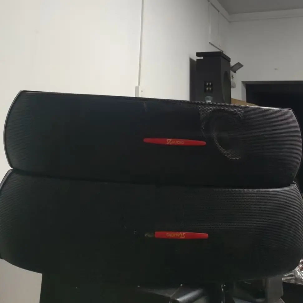 8新  监听音响一对，不包邮费。