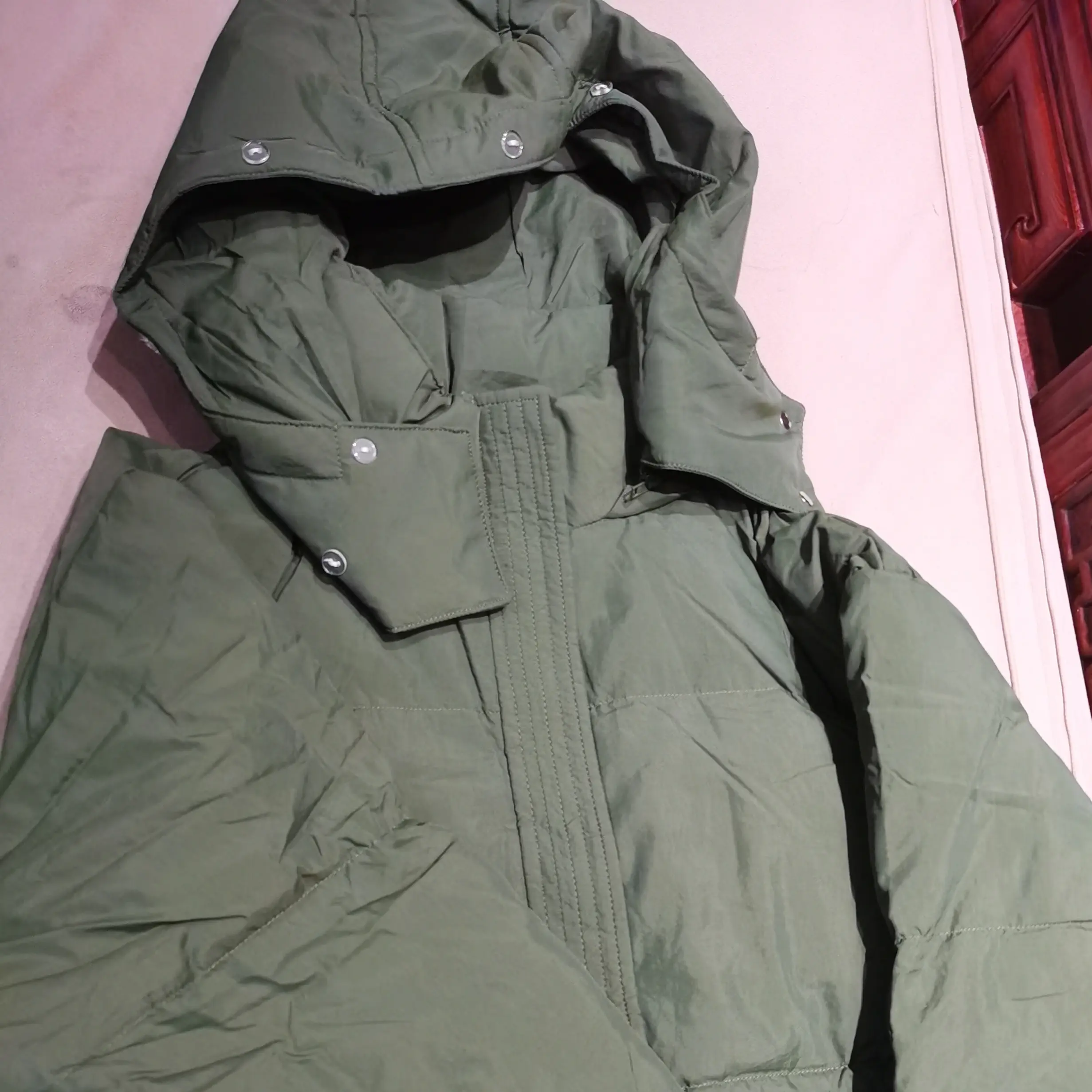 女士冬季连帽中长款保暖鸭绒羽绒服