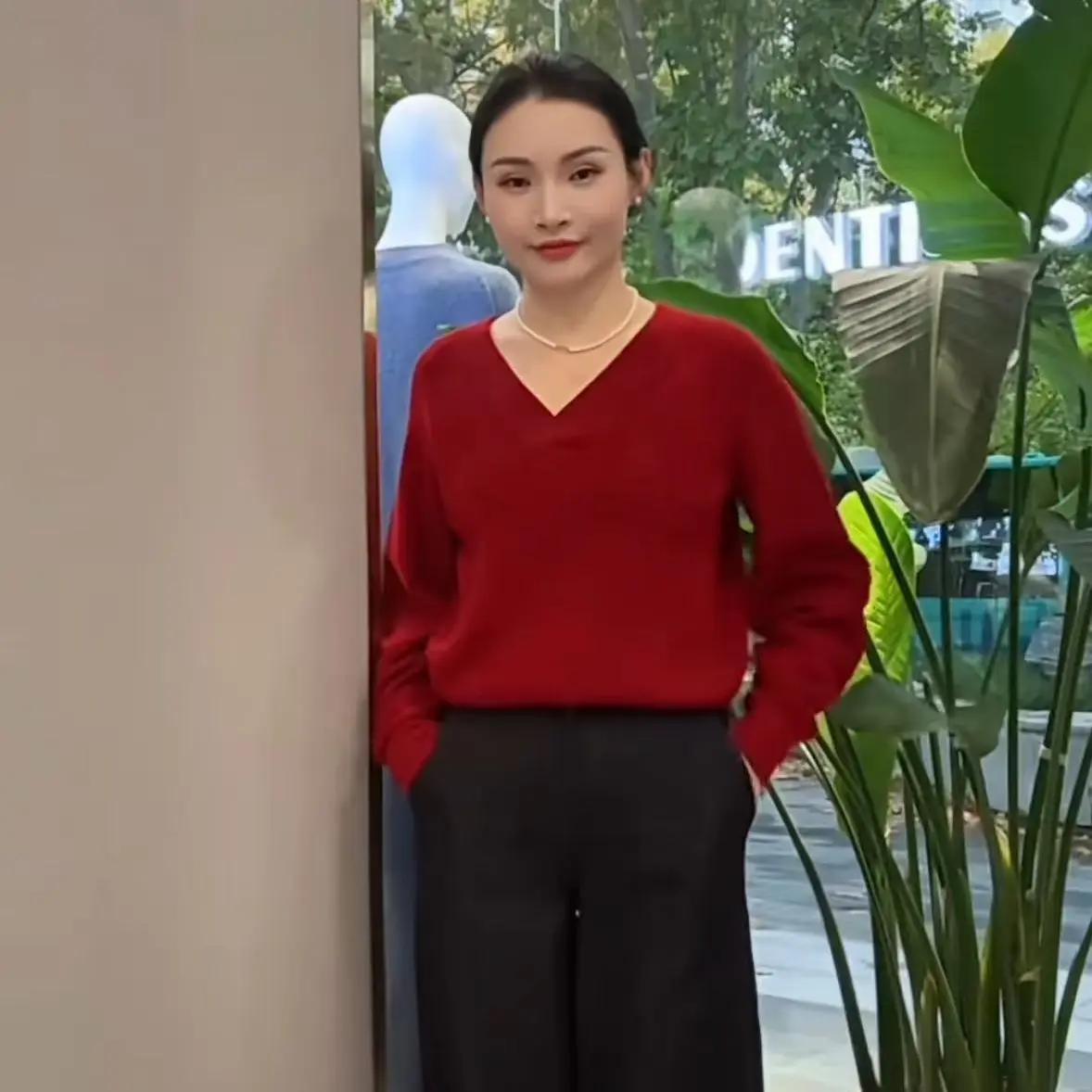 秋冬新款黑色V领宽松显瘦长袖针织内搭上衣