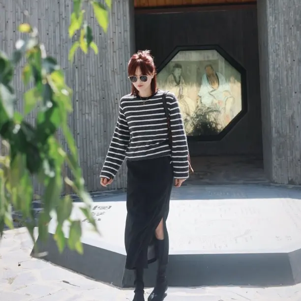 俪妍[LIVELY.YAN]气质显瘦混纺毛呢直筒半身裙通勤百搭秋冬新款