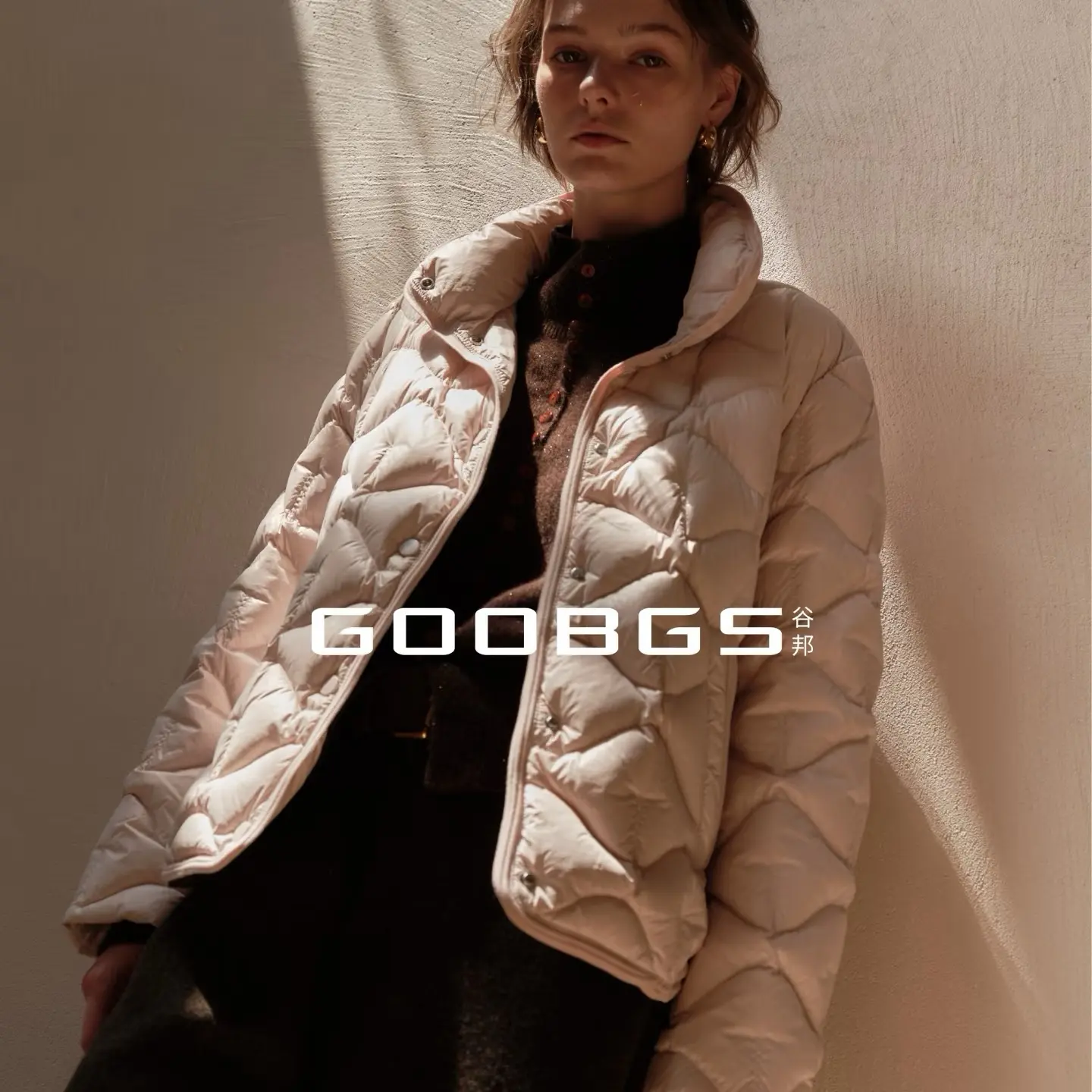 GB冬季设计感短款加厚保暖鸭绒女士外套潮