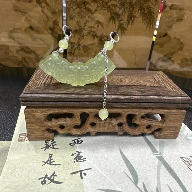 岫玉冰料玉衡吊坠时尚百搭显白多样性发其一