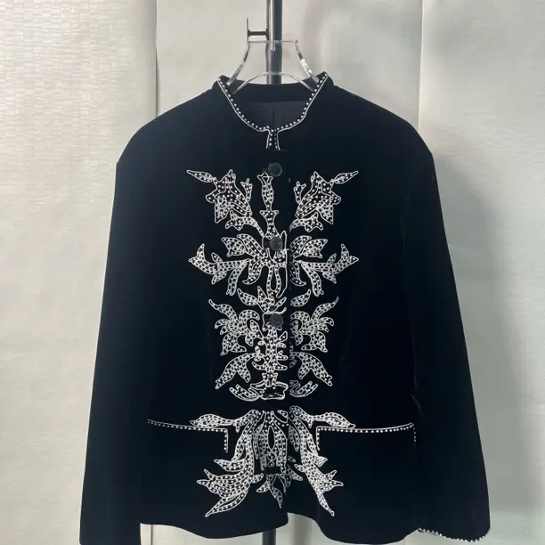 秋冬新款重工串珠刺绣黑色立领正肩气质短款西装外套