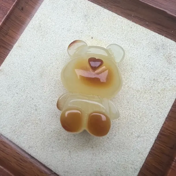 俏色蜜蜡小熊8克