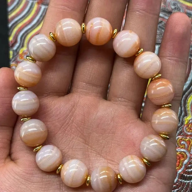 天然缠丝玛瑙手串