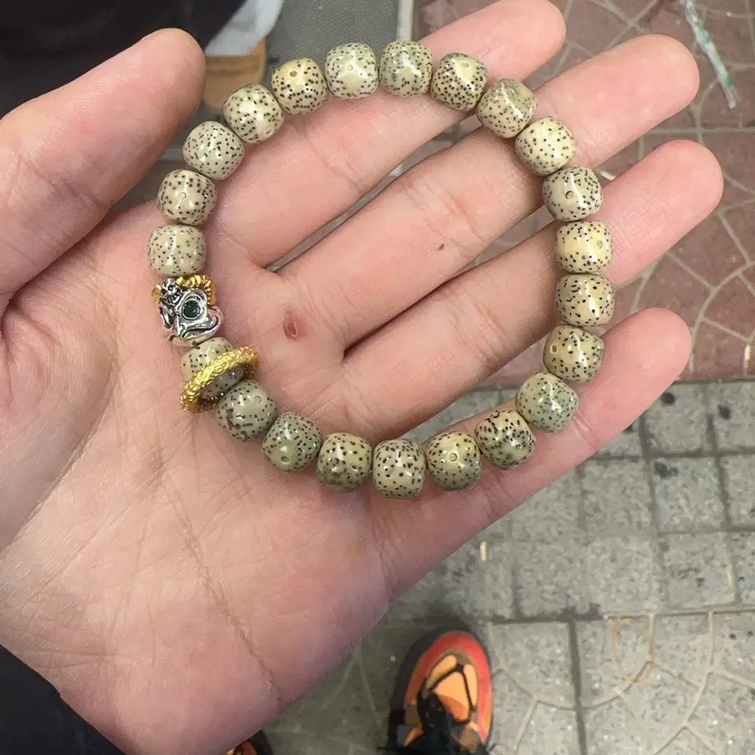 XY014海南星月菩提设计款手串，尺寸10mm