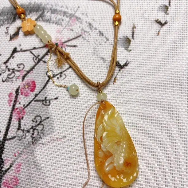 花玉俏色锦鲤吊坠