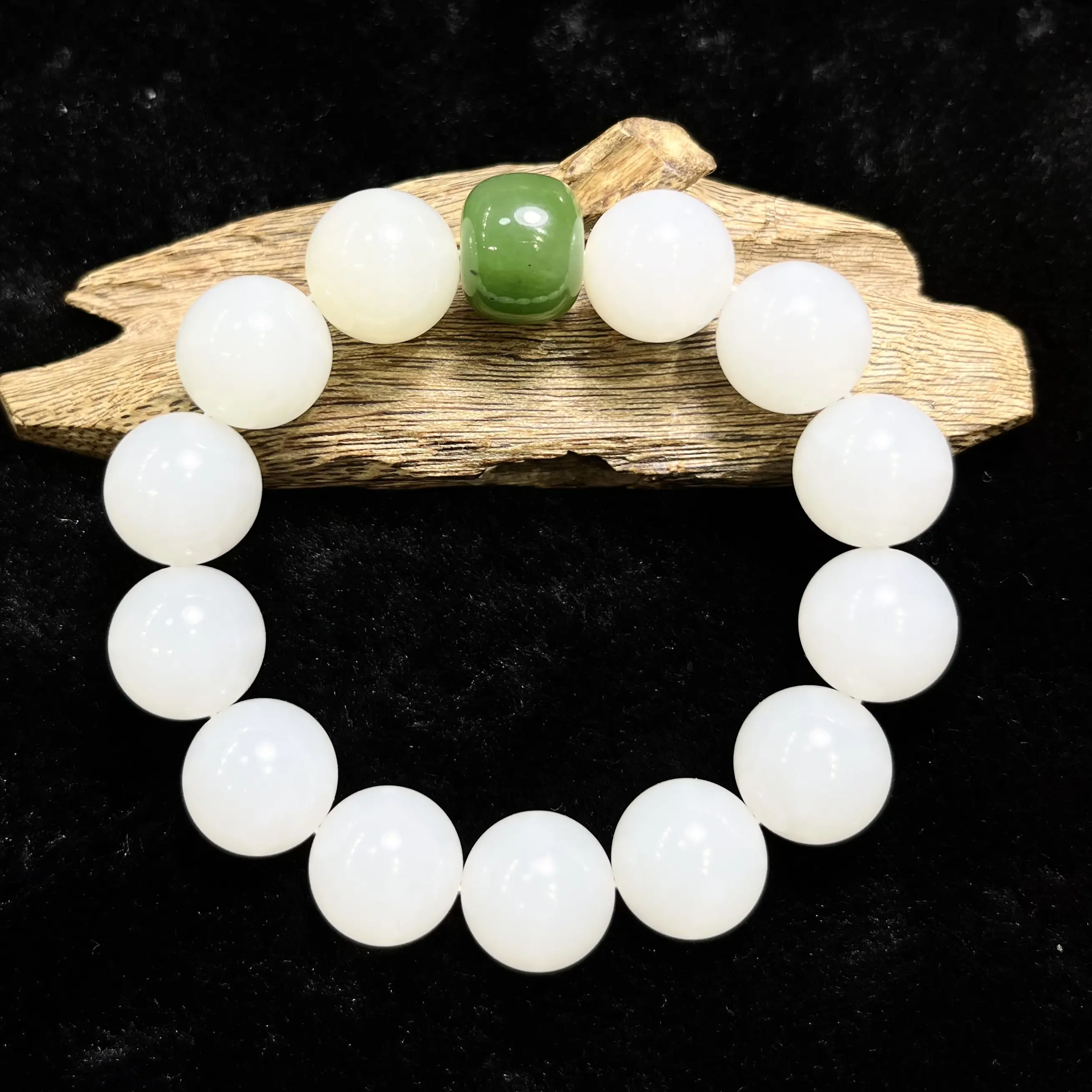 和田玉白玉14.4mm珠径大气单圈手串