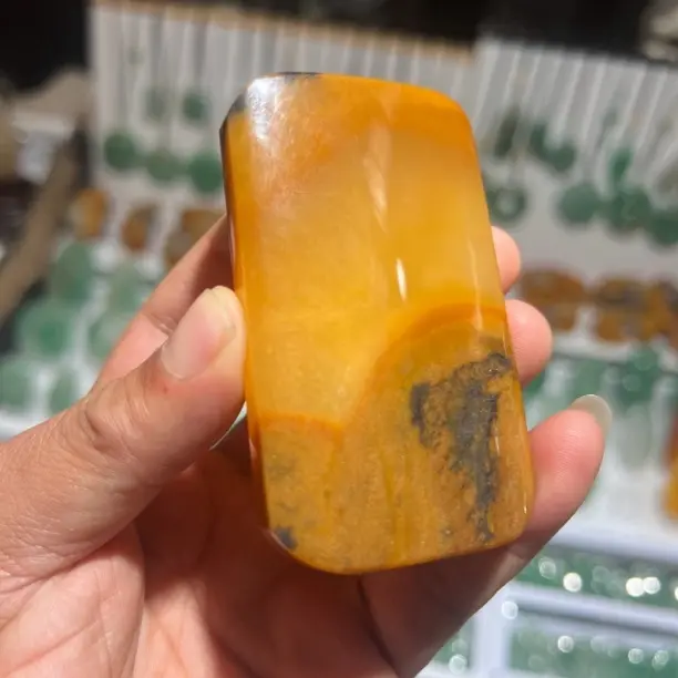 云南龙陵 黄龙玉洋烟河料 无事牌 平安无事 黄色