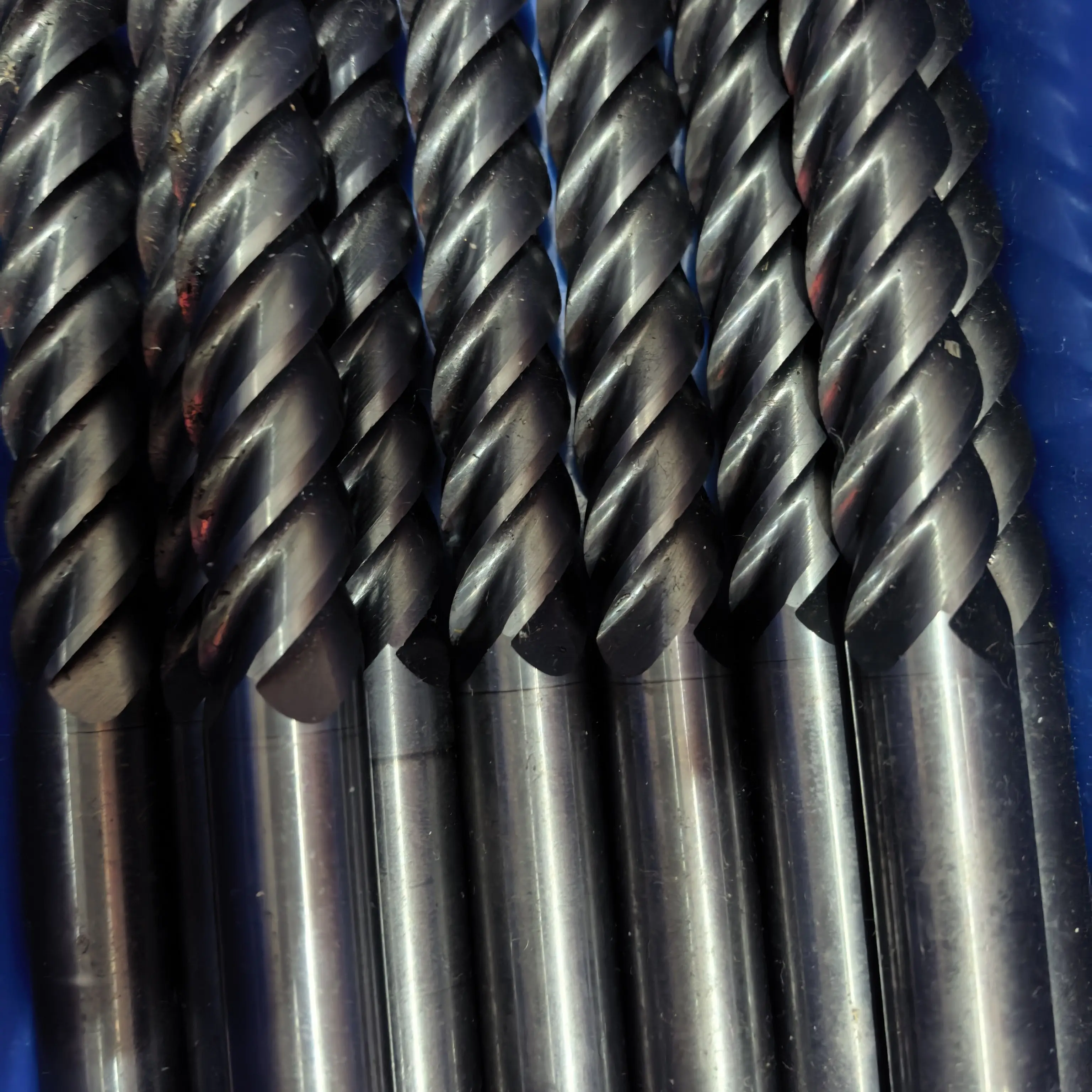 65度高硬度钨钢立铣刀进口材质用于不锈钢加工