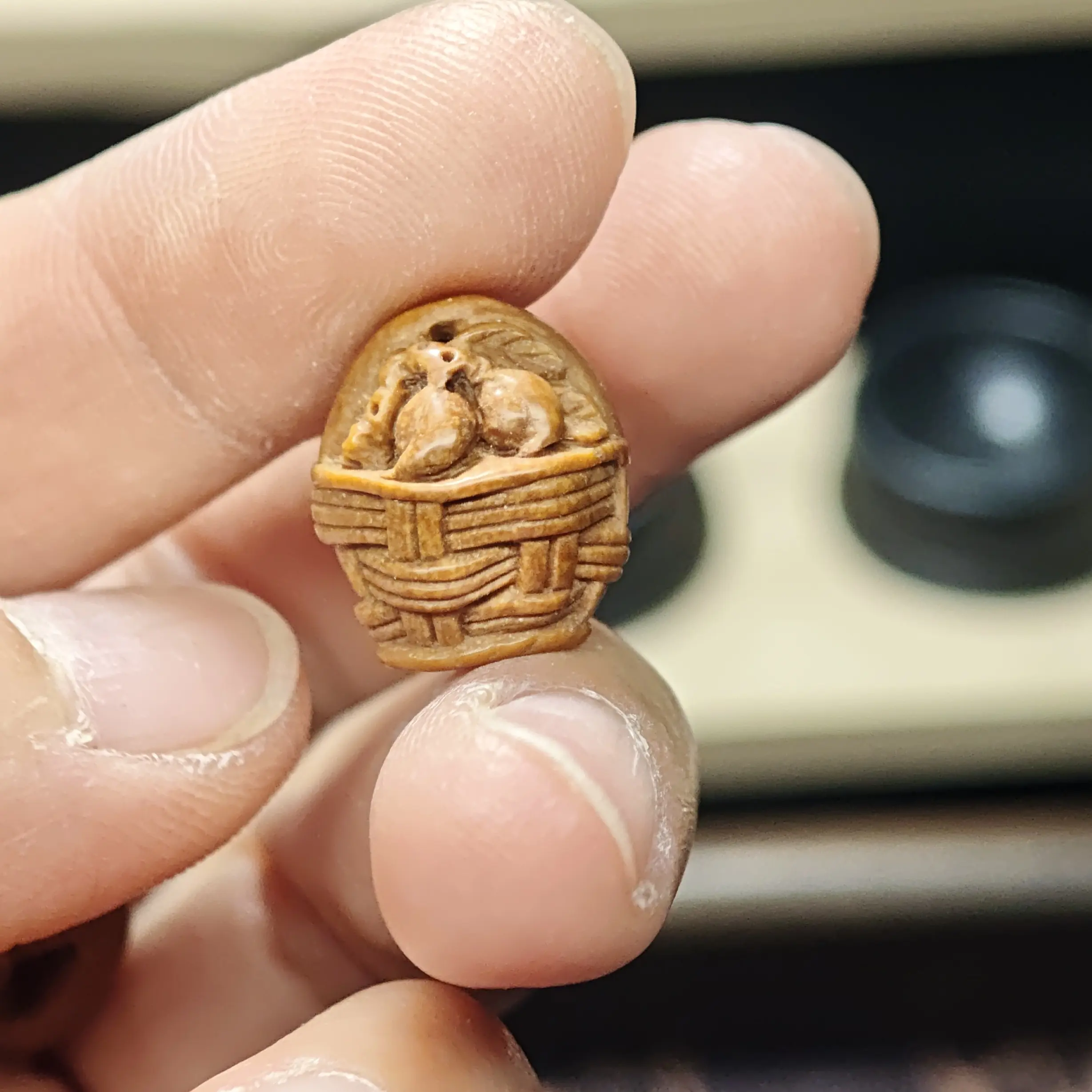 野生桃核手工雕刻花边桃篮核雕饰品工艺品配件