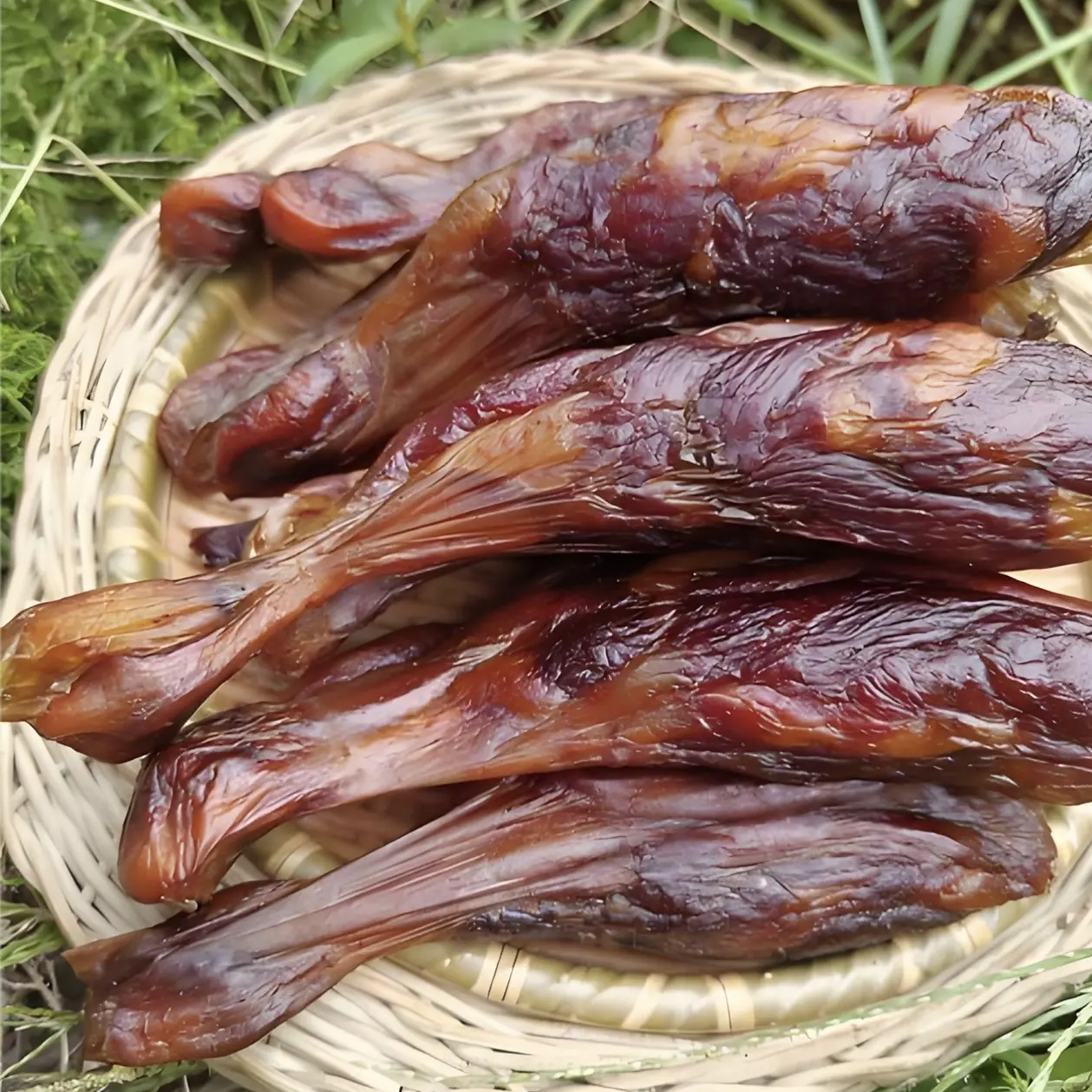 四川柴火烟熏鸭脚包香肠