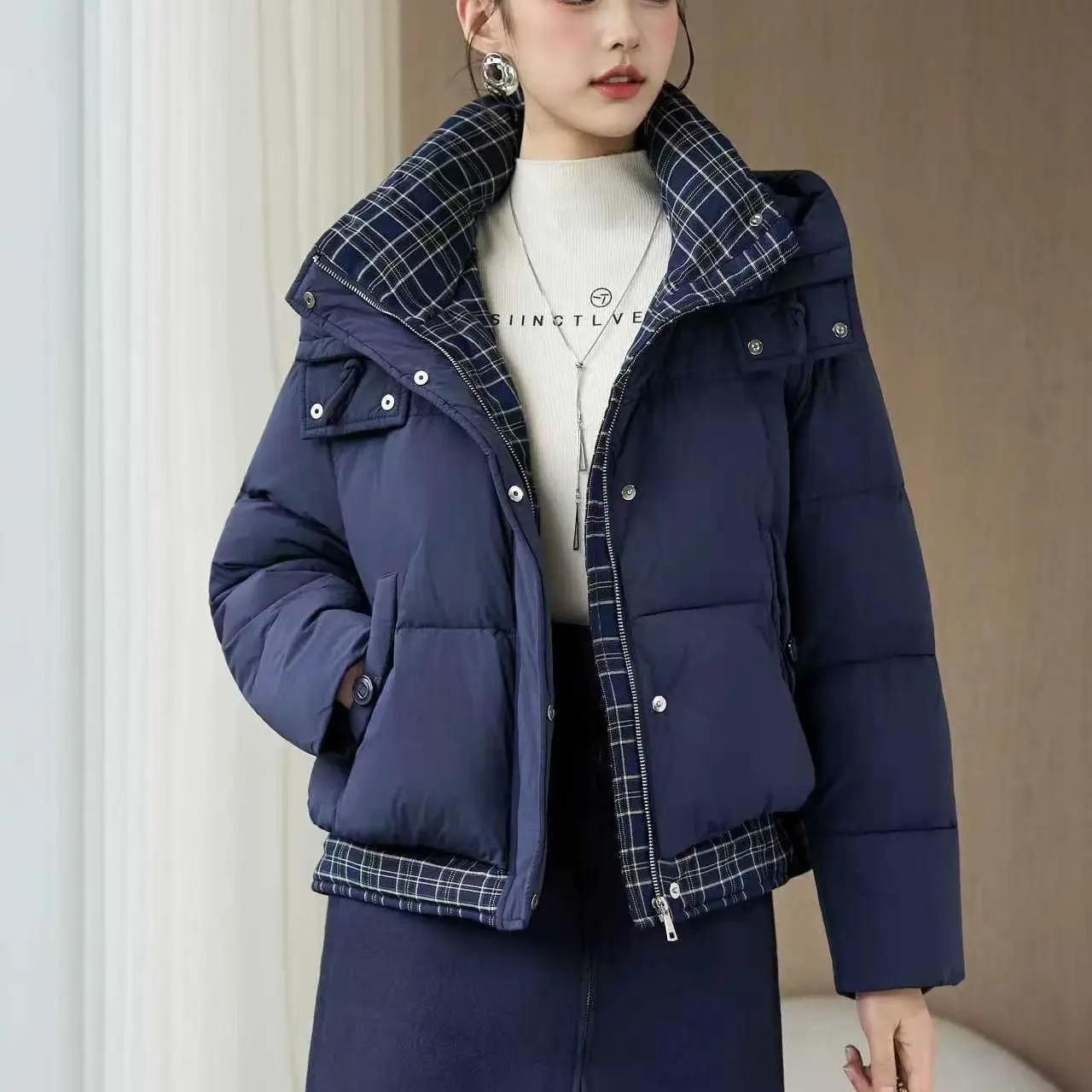 冬季新款藏青色连帽短款保暖羽绒服