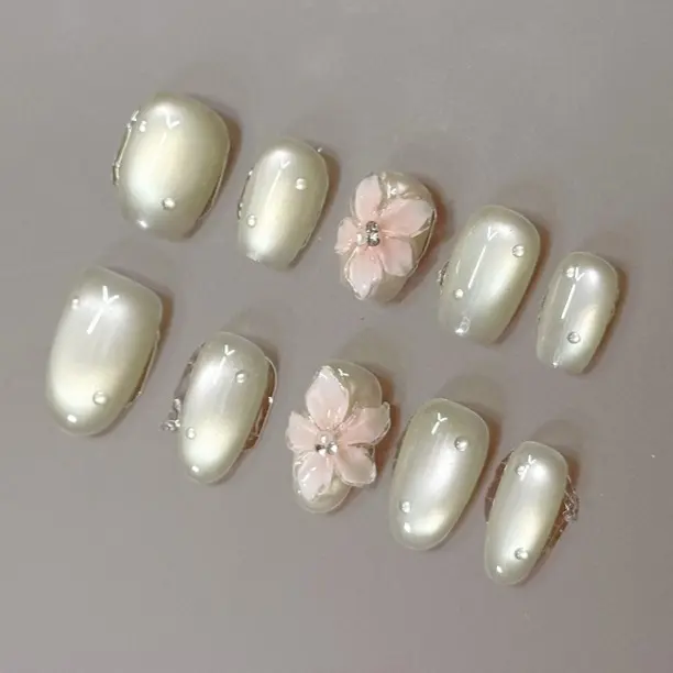 米莱【忧郁兰花】清新风猫眼穿戴甲可脱卸