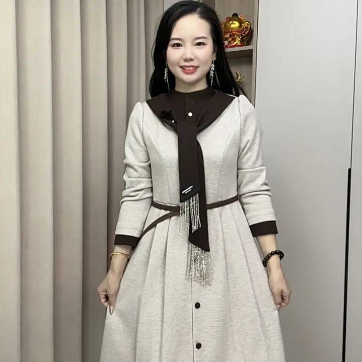 假两件连衣裙秋冬麦尔绒拼接收腰显瘦气质中长款减龄遮肉轻奢女装
