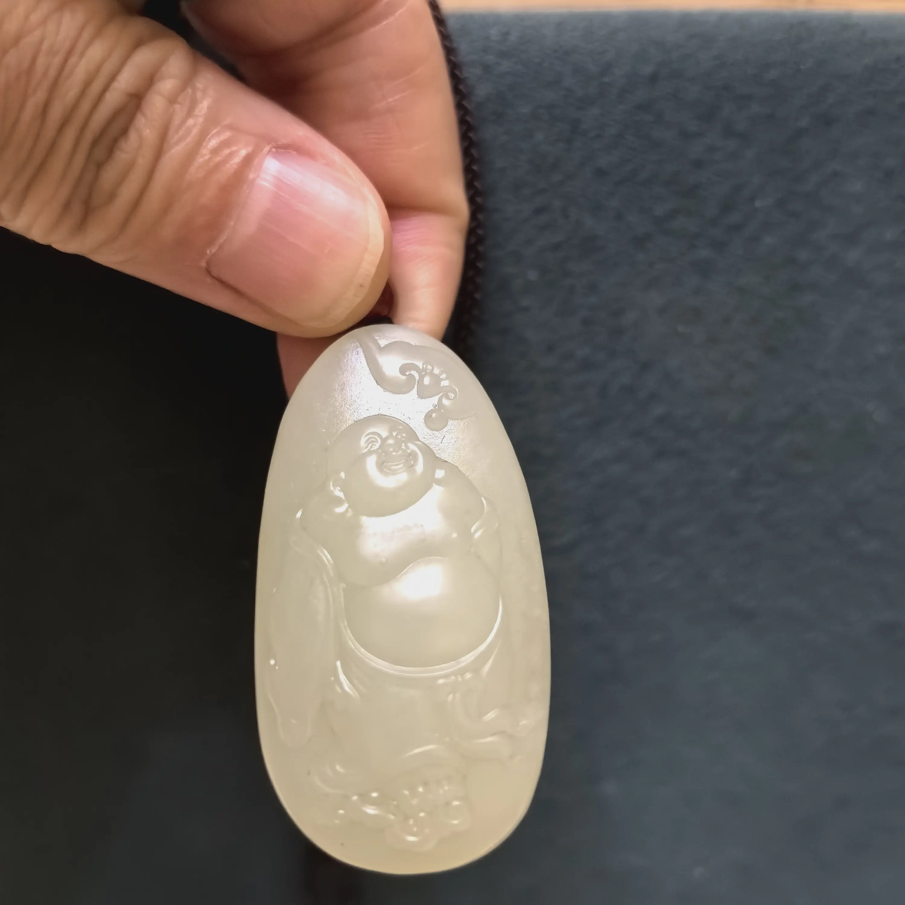 天然新疆和田玉站龙观音雕刻吊坠精美挂件