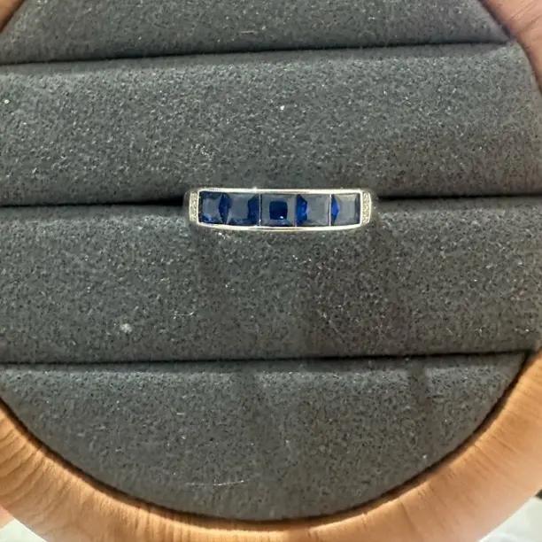 蓝宝石925银镶嵌简约轻奢气质开口指环彩色宝石