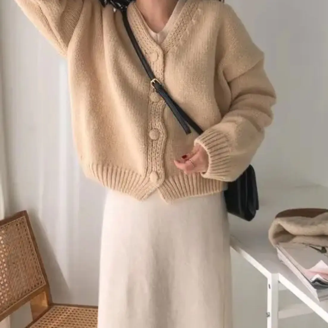 拍秋冬新款简约气质针织开衫外穿时尚