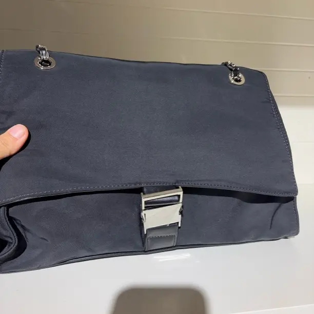 时尚百搭尼龙中号单扣翻盖